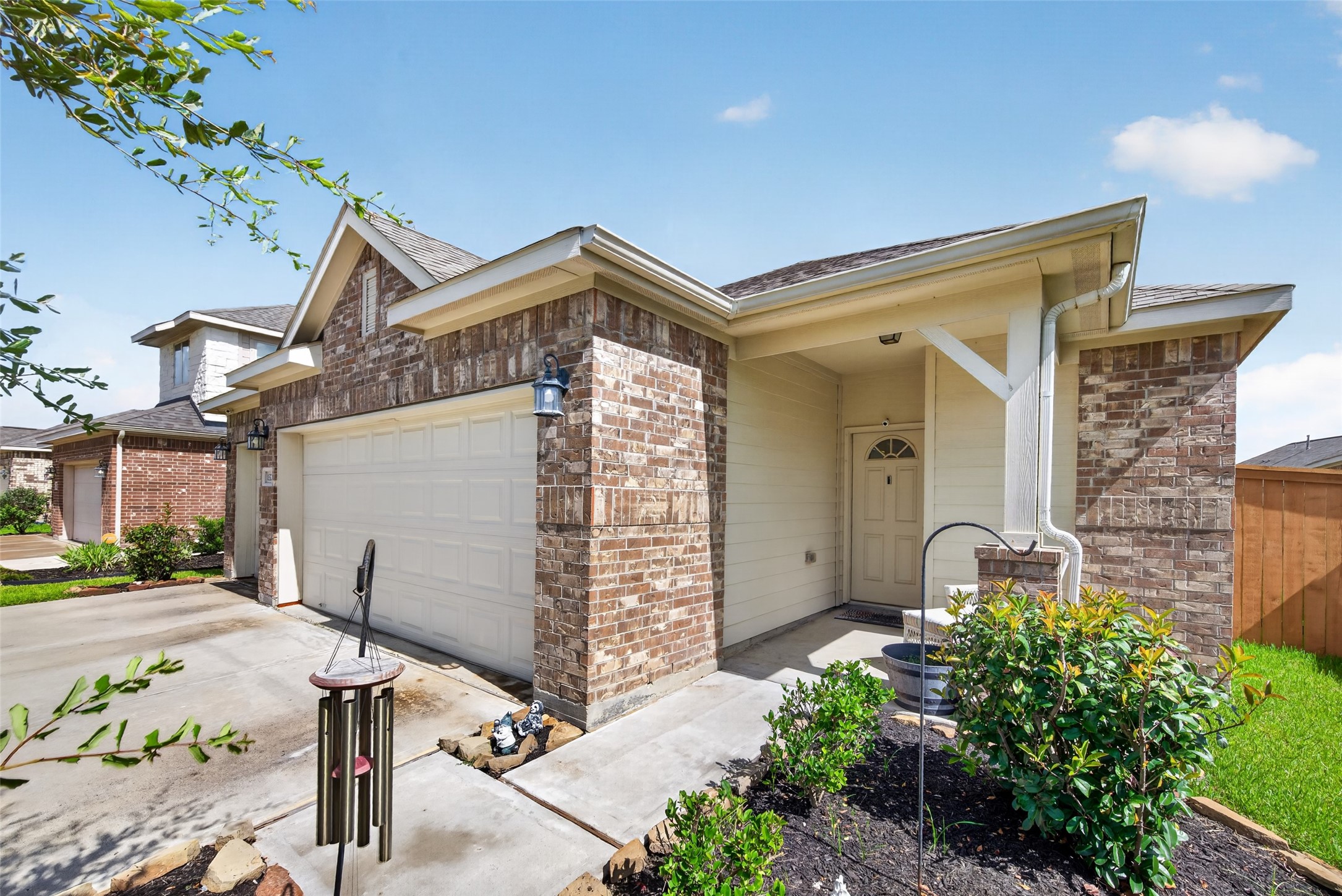 1329 Red Hills Drive Rosharon, TX 77583 - Photo 4 of 27