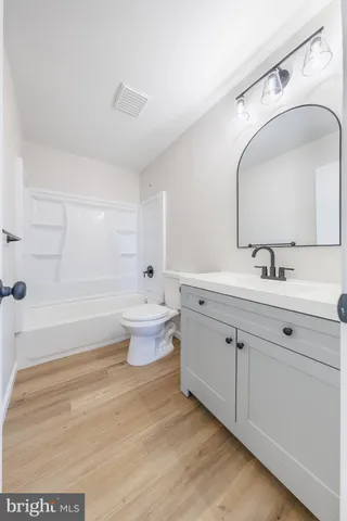 $469,900 | 982 Holborn Court, Sterling, VA 20164