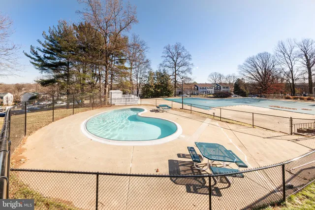 $469,900 | 982 Holborn Court, Sterling, VA 20164