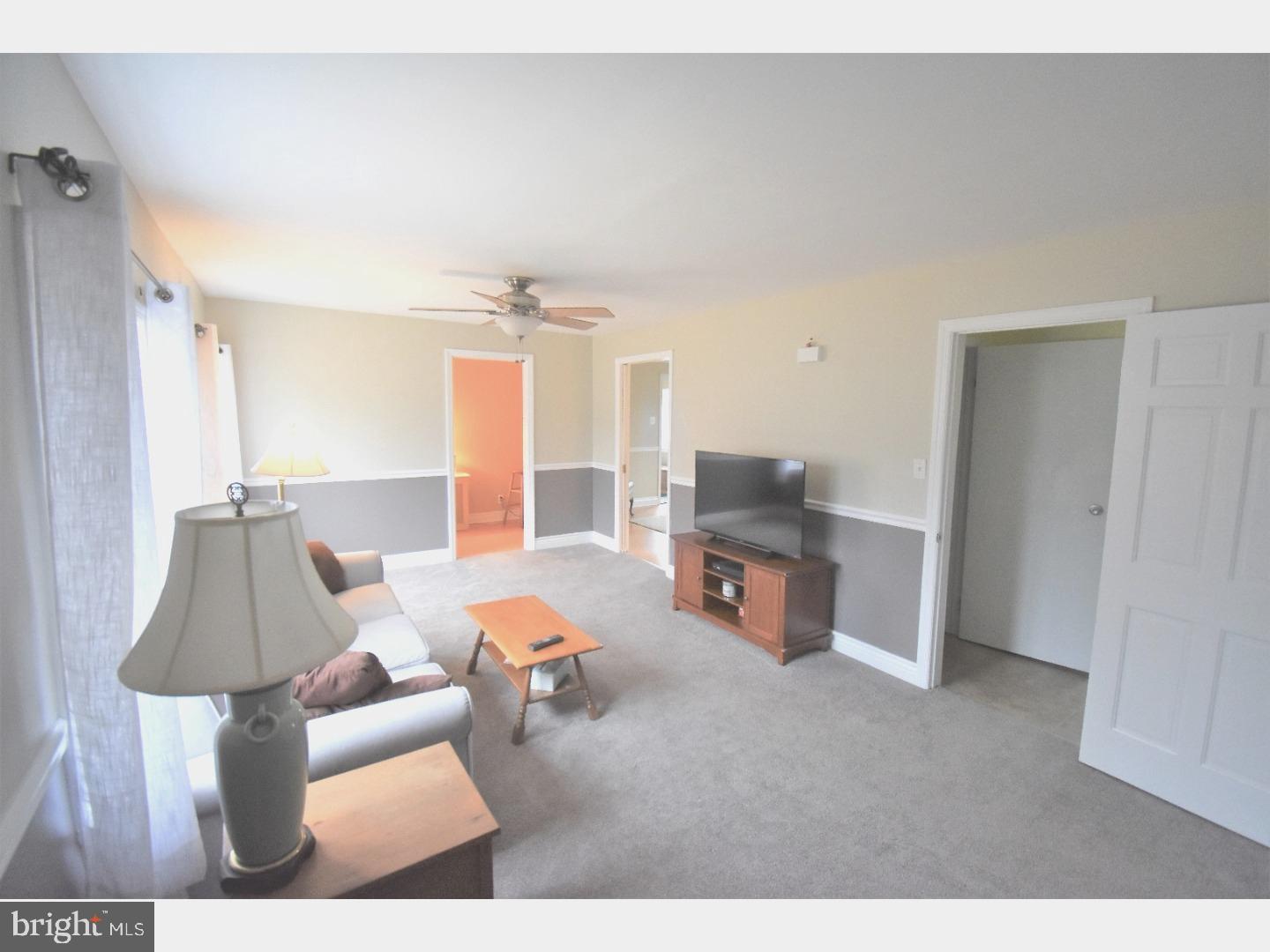 321 Chestnut Street Delran, NJ 08075 - Photo 11 of 24 Family Room