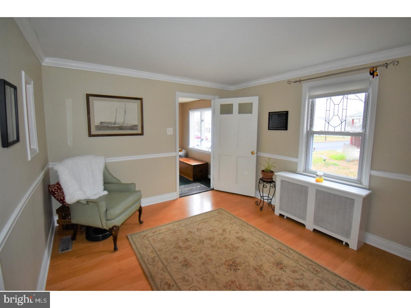 321 Chestnut Street Delran, NJ 08075 - Photo 13 of 24 Living Room