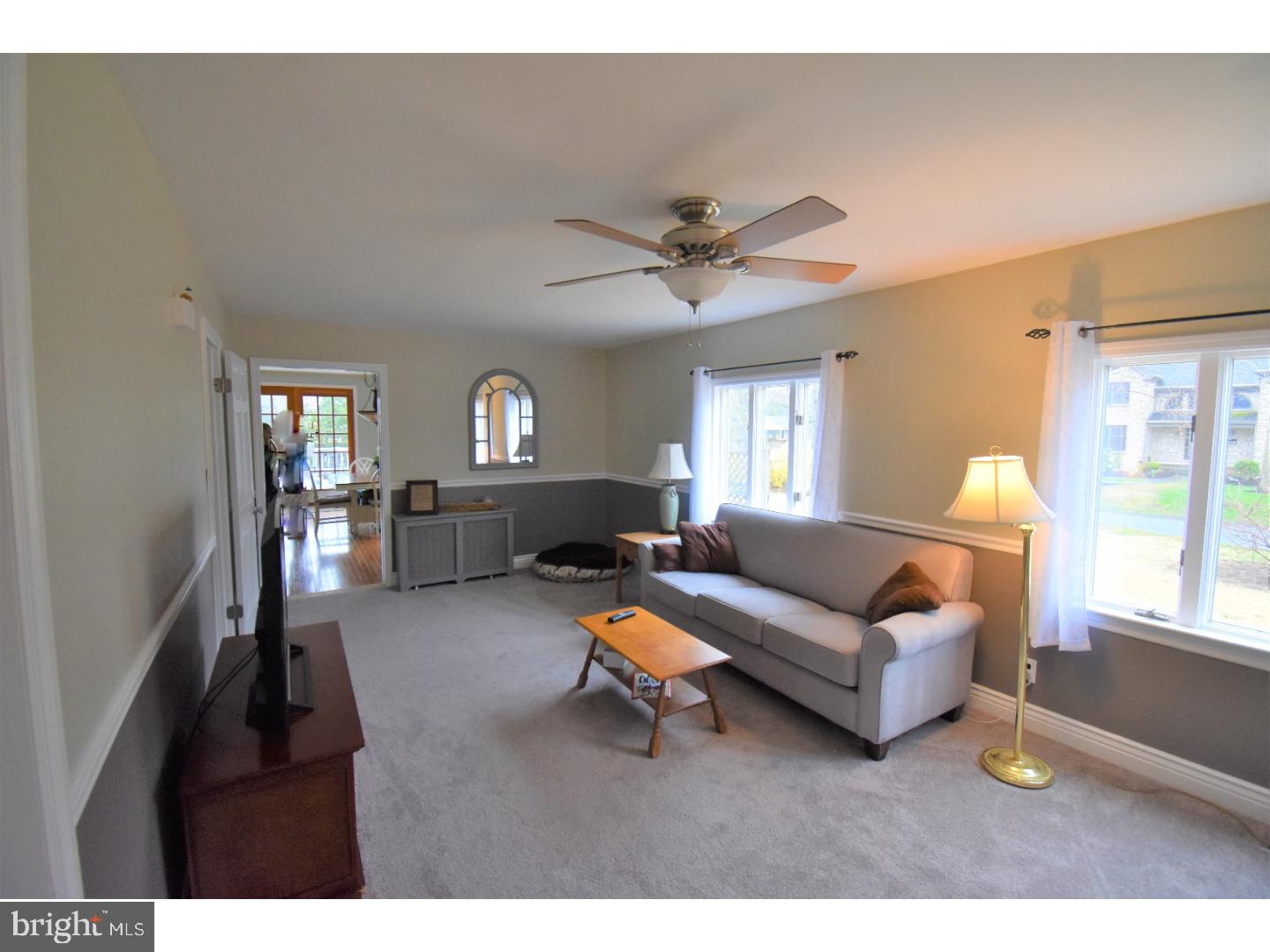 321 Chestnut Street Delran, NJ 08075 - Photo 10 of 24 Family Room