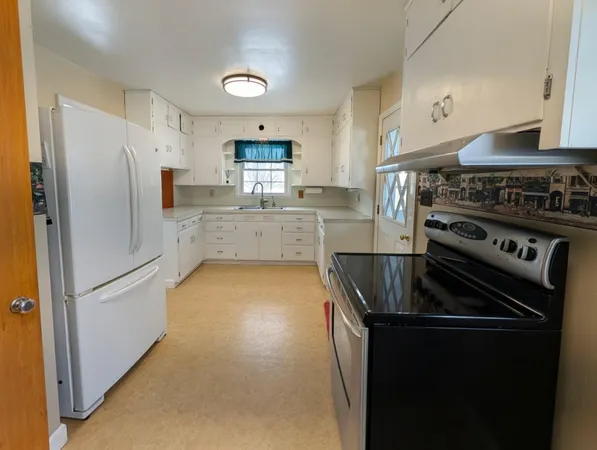 $144,900 | 617 12th Avenue, Clarkfield, MN 56223