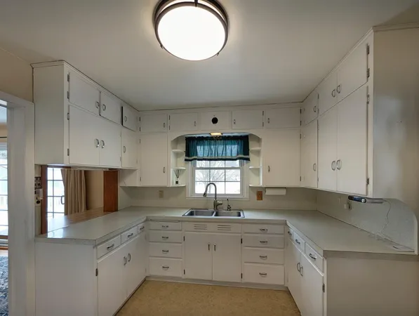 $144,900 | 617 12th Avenue, Clarkfield, MN 56223