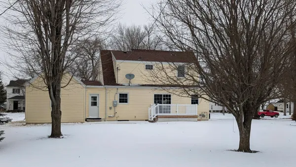 $144,900 | 617 12th Avenue, Clarkfield, MN 56223