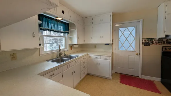 $144,900 | 617 12th Avenue, Clarkfield, MN 56223