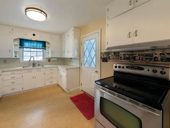 $144,900 | 617 12th Avenue, Clarkfield, MN 56223