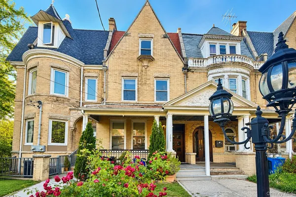 $4,700 | 205 East Prospect Avenue, Mount Vernon, NY 10550