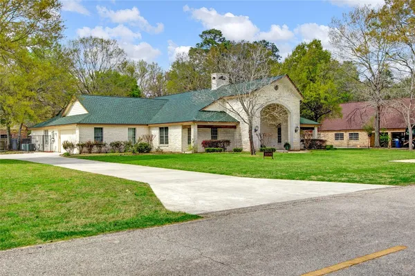 $750,000 | 21405 Whispering Pines, Humble, TX 77338