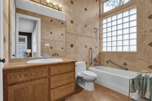 $750,000 | 21405 Whispering Pines, Humble, TX 77338
