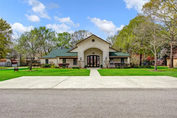$750,000 | 21405 Whispering Pines, Humble, TX 77338