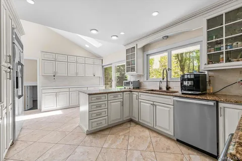 $2,048,000 | 5 Fox Lane, Locust Valley, NY 11560
