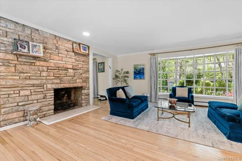 $2,048,000 | 5 Fox Lane, Locust Valley, NY 11560