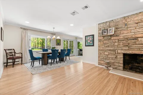 $2,048,000 | 5 Fox Lane, Locust Valley, NY 11560