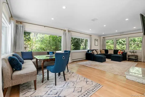 $2,048,000 | 5 Fox Lane, Locust Valley, NY 11560