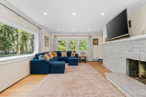 $2,048,000 | 5 Fox Lane, Locust Valley, NY 11560