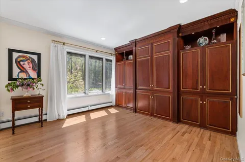 $2,048,000 | 5 Fox Lane, Locust Valley, NY 11560