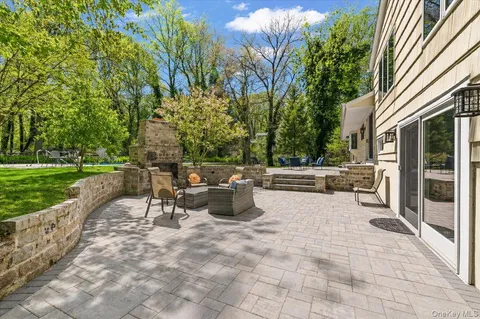 $2,048,000 | 5 Fox Lane, Locust Valley, NY 11560