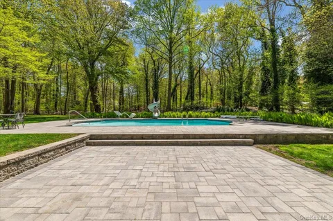 $2,048,000 | 5 Fox Lane, Locust Valley, NY 11560