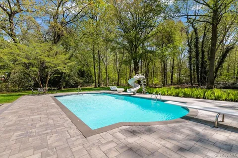 $2,048,000 | 5 Fox Lane, Locust Valley, NY 11560