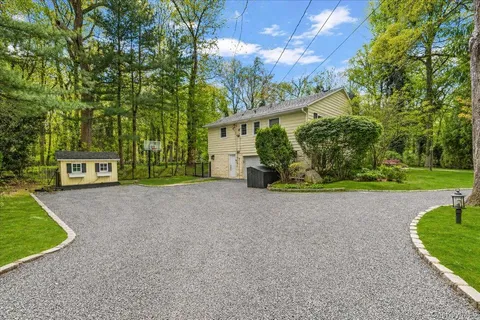$2,048,000 | 5 Fox Lane, Locust Valley, NY 11560