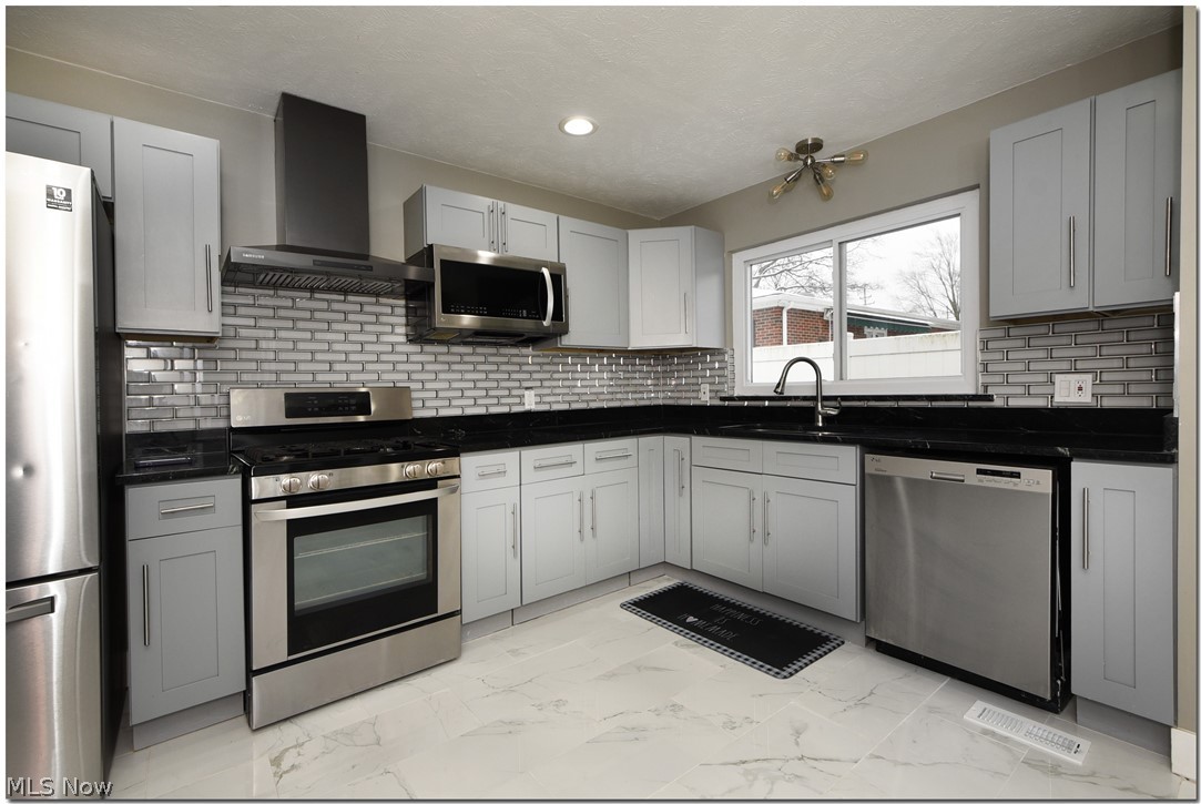 6070 Engle Road Brook Park, OH 44142 - Photo 4 of 32 Gallery Image 4