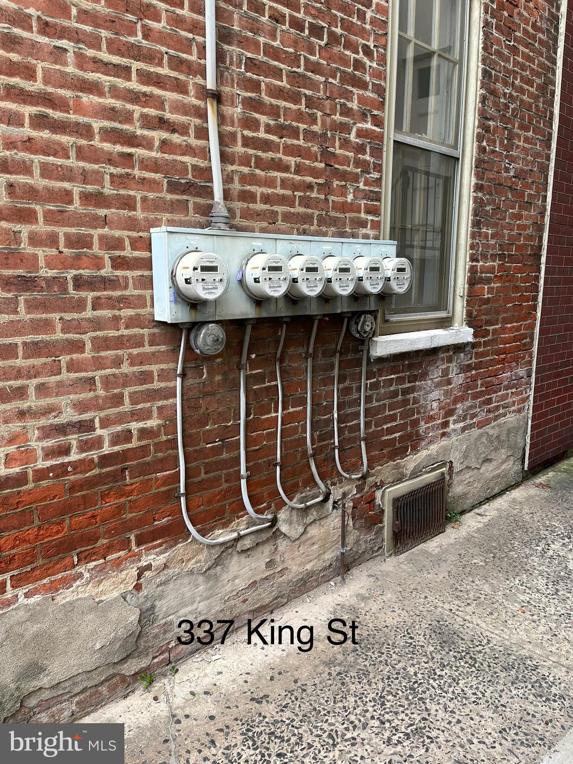 337 King Street Pottstown, PA 19464 - Photo 4 of 10
