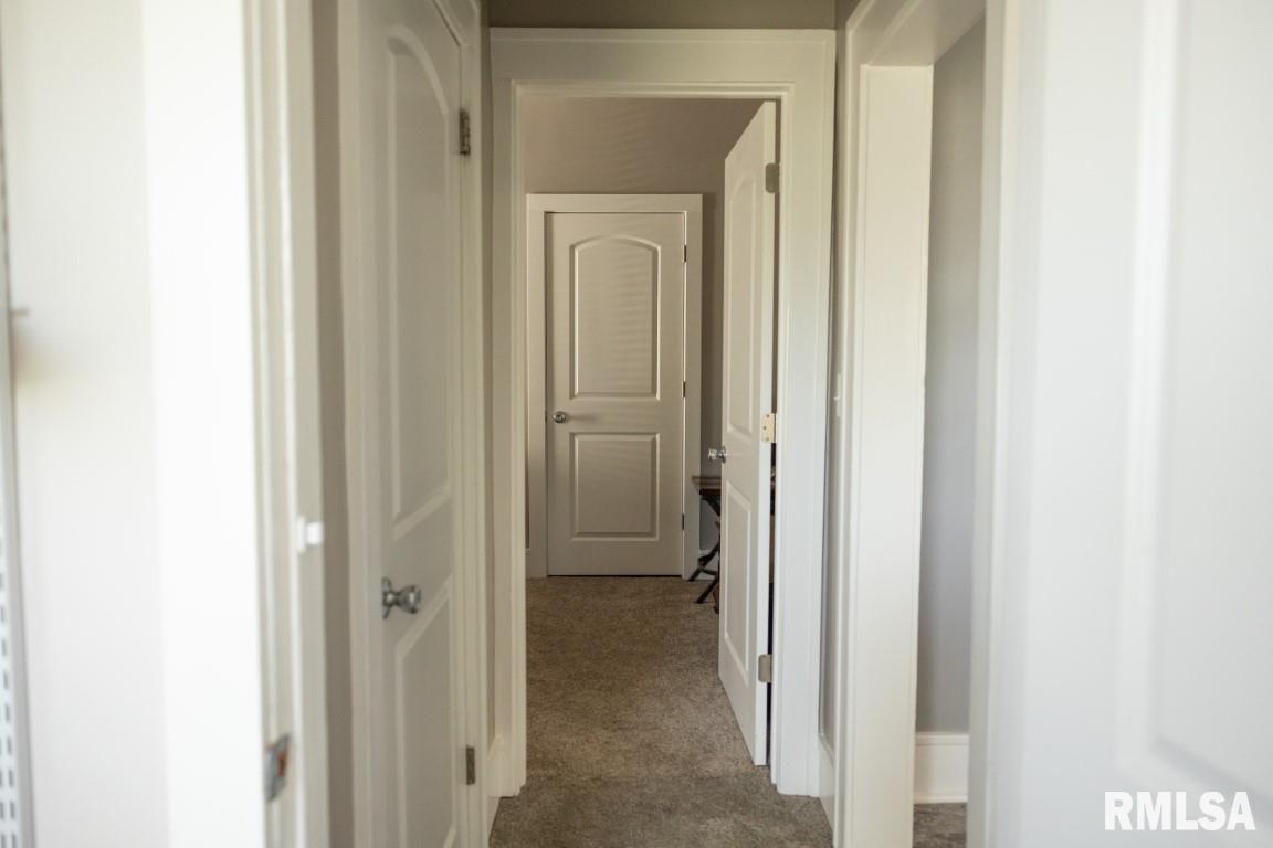 3415 Rockingham Road Davenport, IA 52802 - Photo 18 of 49 Gallery Image 18