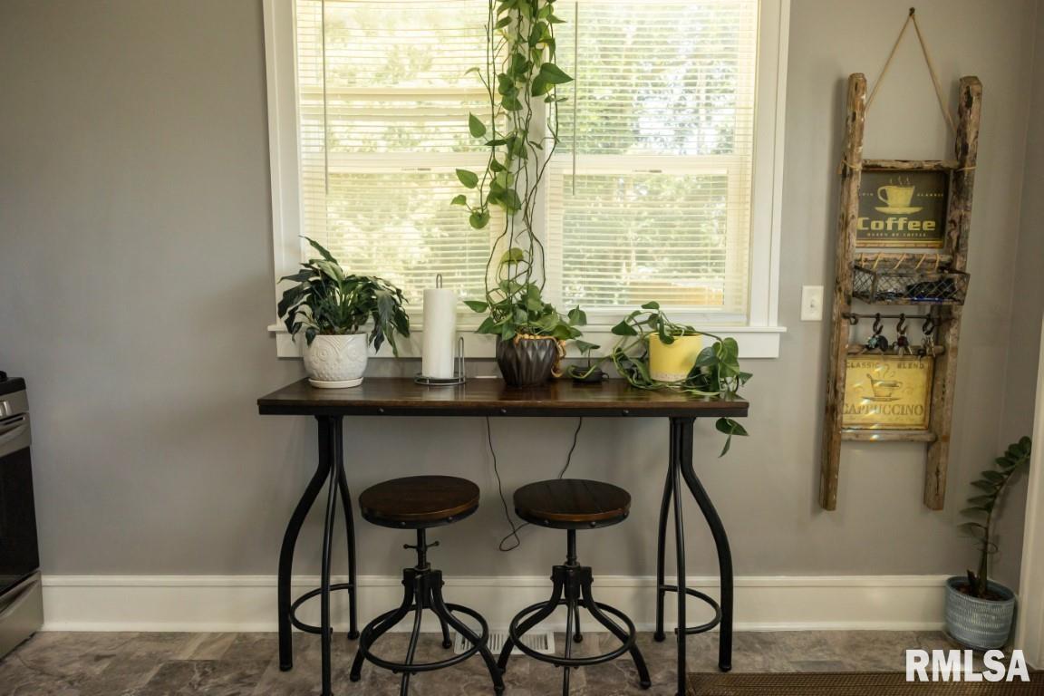 3415 Rockingham Road Davenport, IA 52802 - Photo 21 of 49 Gallery Image 21