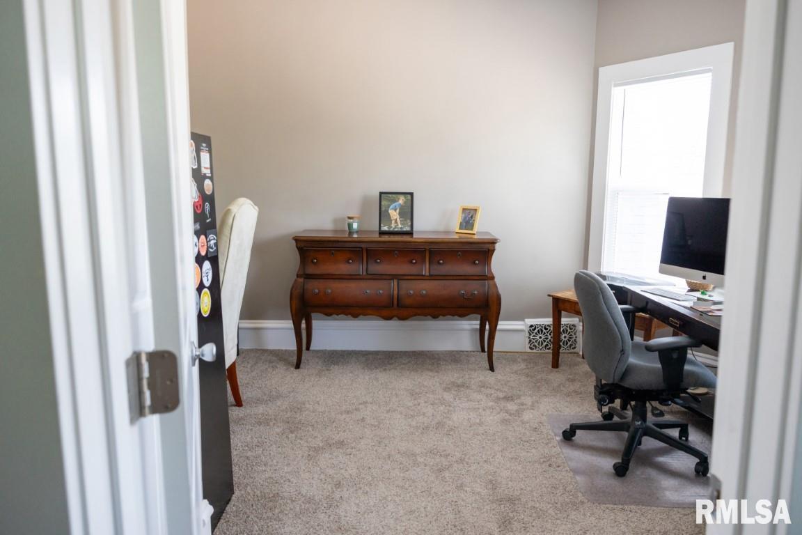 3415 Rockingham Road Davenport, IA 52802 - Photo 39 of 49 Gallery Image 39