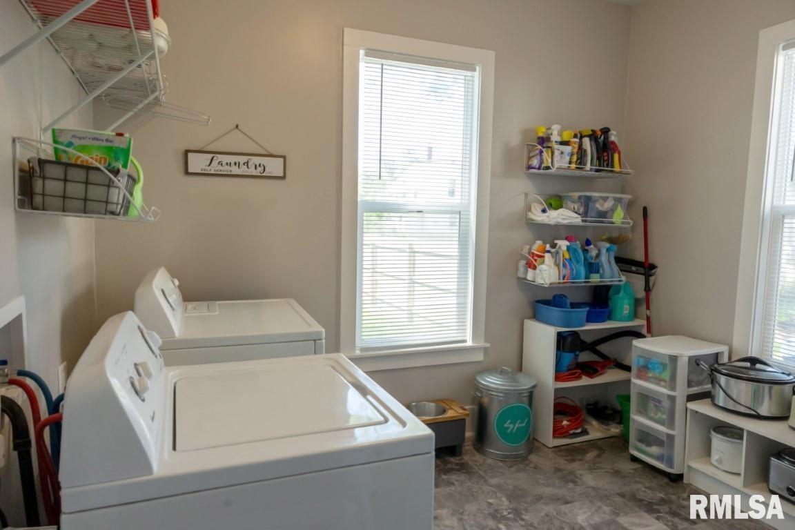 3415 Rockingham Road Davenport, IA 52802 - Photo 6 of 49 Gallery Image 6