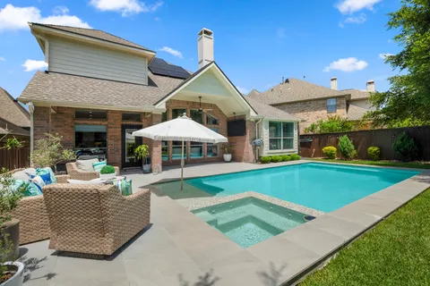 $745,000 | 26 Winhall Place, The Woodlands, TX 77354