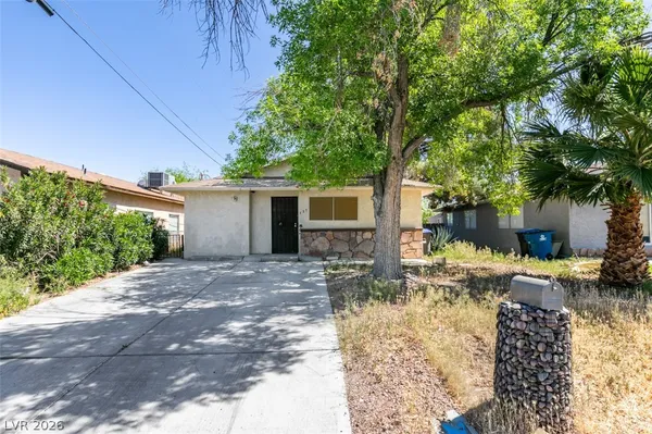 $1,475 | 427 South Tonopah Drive, Las Vegas, NV 89106