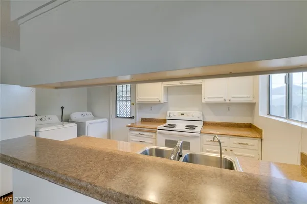 $1,475 | 427 South Tonopah Drive, Las Vegas, NV 89106