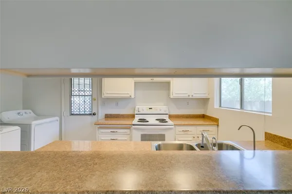 $1,475 | 427 South Tonopah Drive, Las Vegas, NV 89106