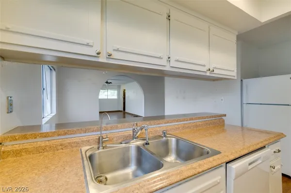 $1,475 | 427 South Tonopah Drive, Las Vegas, NV 89106