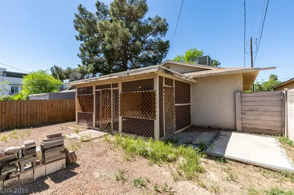 $1,475 | 427 South Tonopah Drive, Las Vegas, NV 89106