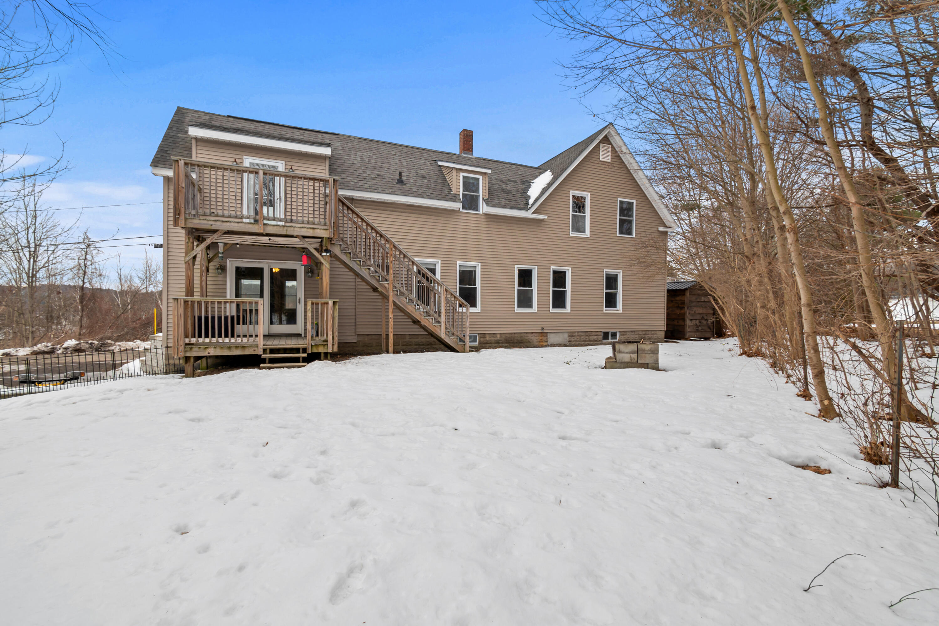 659 Pleasant Street Lewiston, ME 04240 - Photo 4 of 33 659 Pleasant St (7)