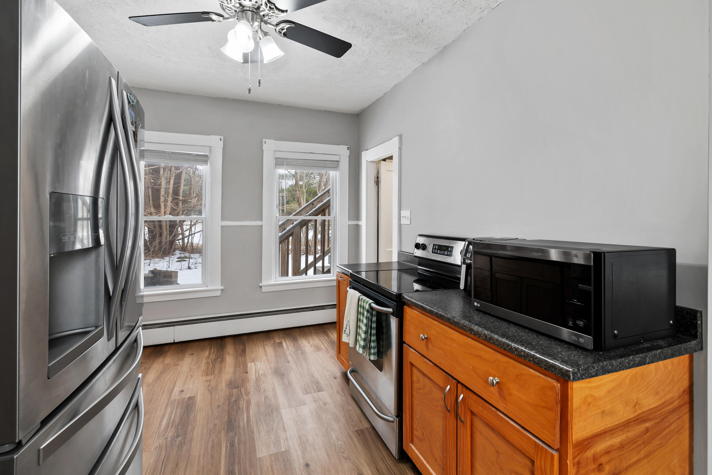 659 Pleasant Street Lewiston, ME 04240 - Photo 10 of 33 659 Pleasant St Unit 1 (9)