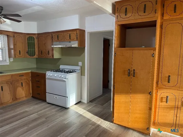 $1,650 | 1321 North Avenue I Avenue, Shiner, TX 77984