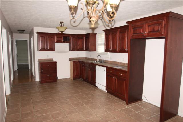 392 Old Bushy Branch Road Manchester, TN 37355 - Photo 4 of 10 Gallery Image 4