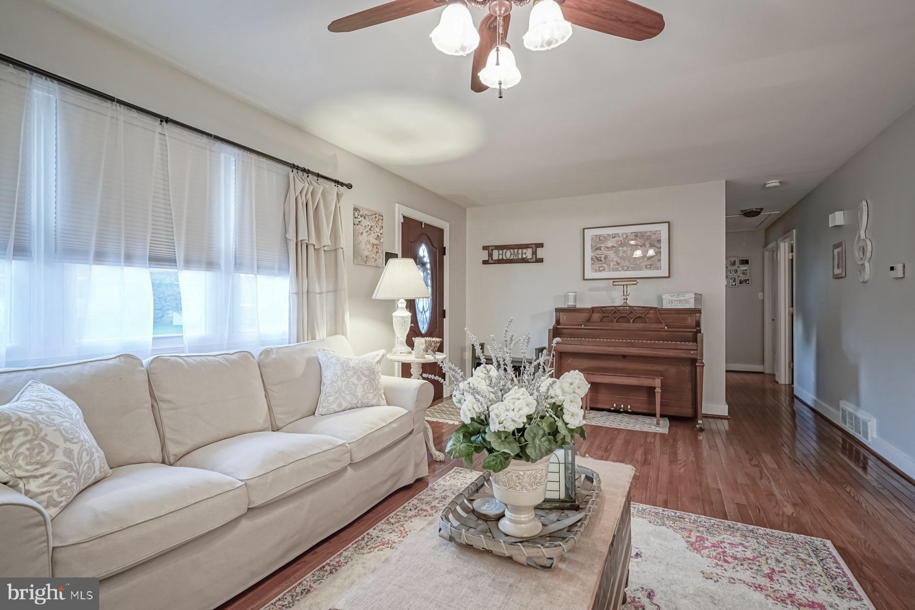 132 Georgia Road Pennsville, NJ 08070 - Photo 5 of 48 Living Room with Ceiling Fan