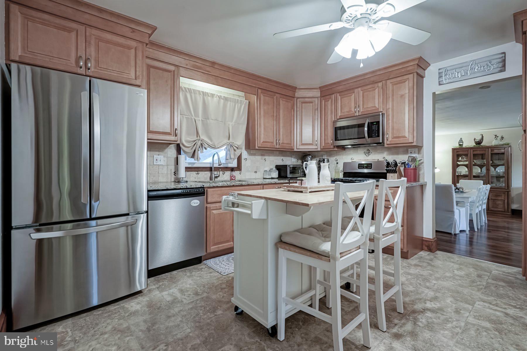 132 Georgia Road Pennsville, NJ 08070 - Photo 8 of 48 Kitchen with Island