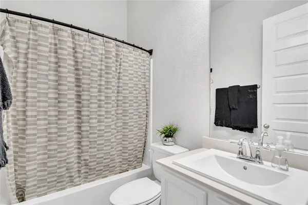 $2,500 | 1404 Arrowwood Drive, Aubrey, TX 76227