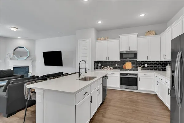 $2,500 | 1404 Arrowwood Drive, Aubrey, TX 76227