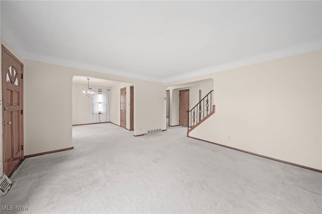 1199 Mayfield Ridge Road Cleveland, OH 44124 - Photo 4 of 20