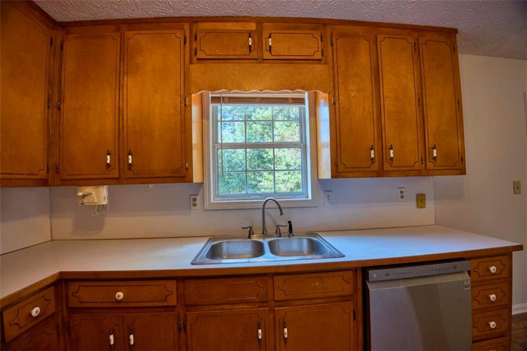 928 Hi Hope Road Lawrenceville, GA 30043 - Photo 10 of 32 Gallery Image 10