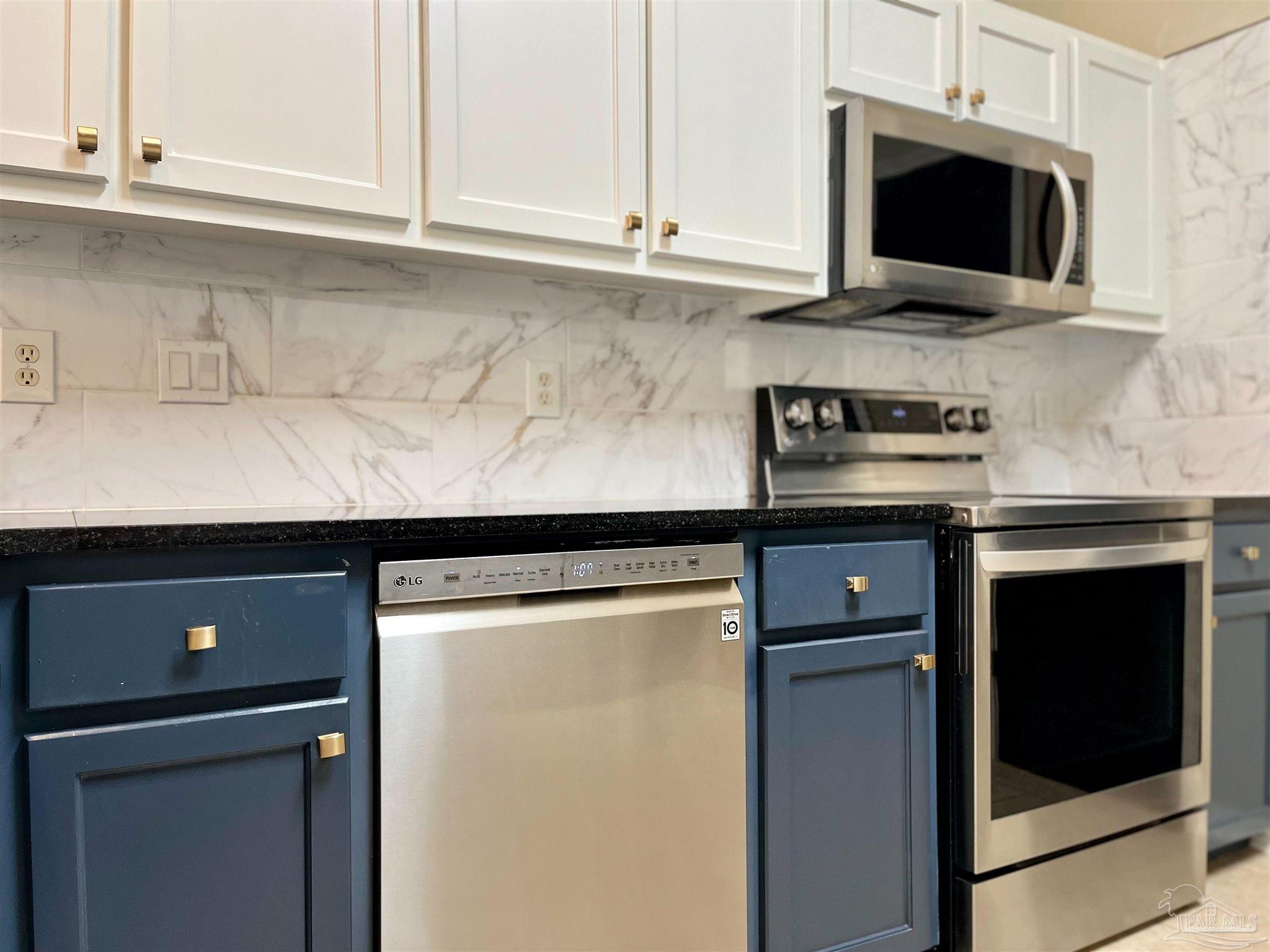 5975 Ridgeview Drive Milton, FL 32570 - Photo 11 of 42