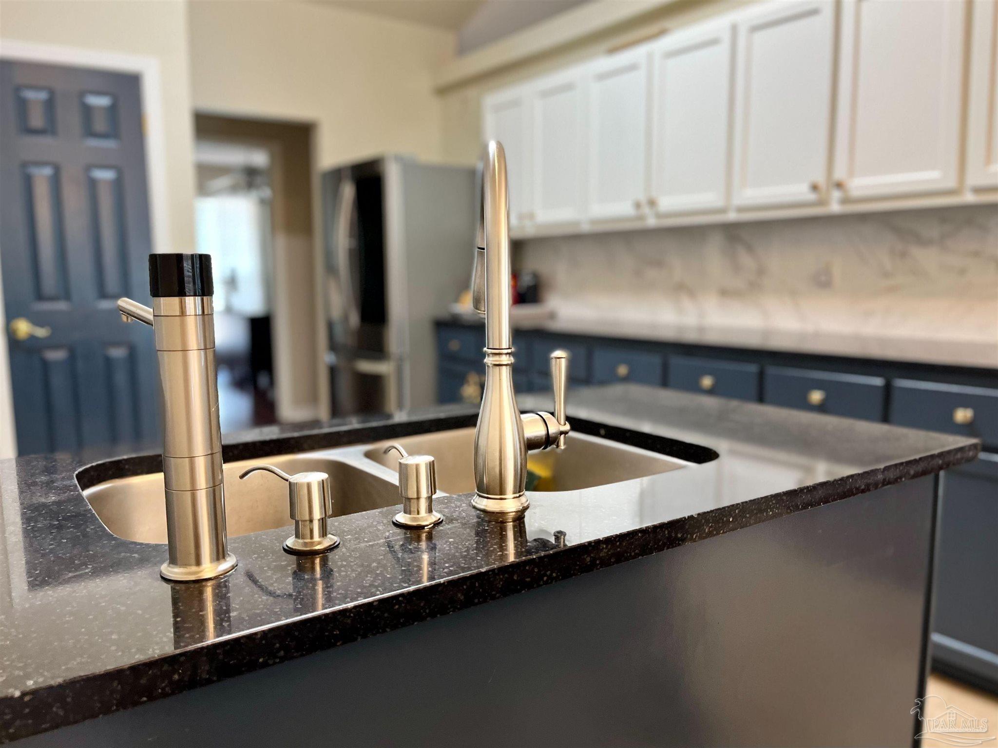 5975 Ridgeview Drive Milton, FL 32570 - Photo 3 of 42