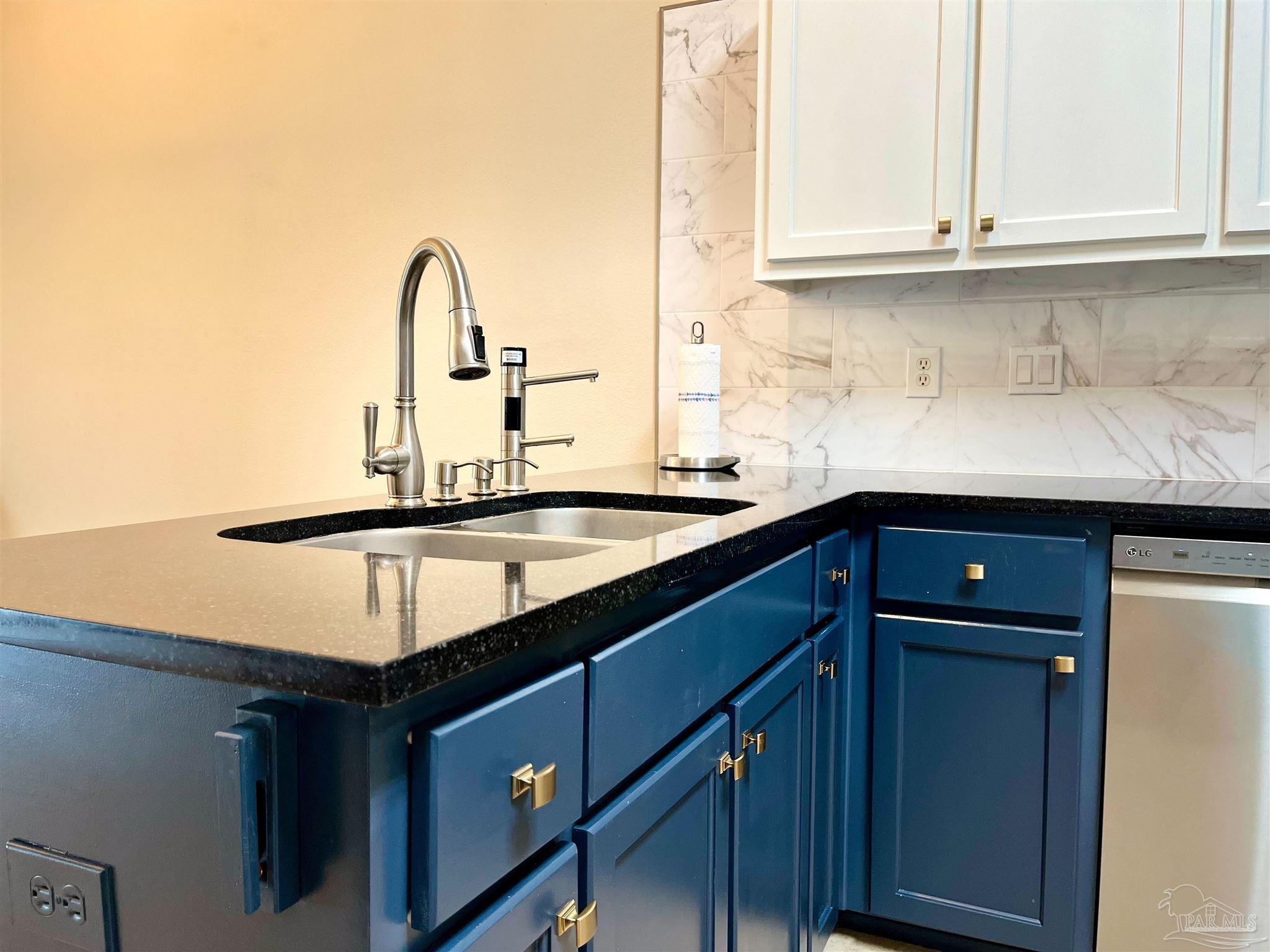 5975 Ridgeview Drive Milton, FL 32570 - Photo 4 of 42